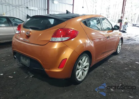 2013 Hyundai Veloster Base W/Black z USA, uszkodzony, nr VIN KMHTC6AD0DU117032